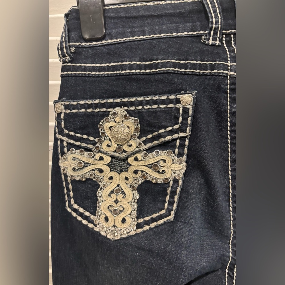 Jack David Dark Indigo Wash Cross Embellished Pocket Mid Rise Boot Cut Jeans 7 - Picture 4 of 5